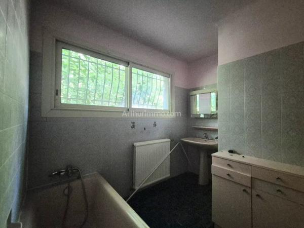 Vente                                                      Villa
                        
                     7 pièces                      200 m2                     à Draguignan
