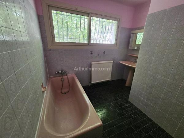 Vente                                                      Villa
                        
                     7 pièces                      200 m2                     à Draguignan