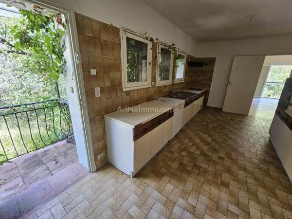 Vente                                                      Villa
                        
                     7 pièces                      200 m2                     à Draguignan