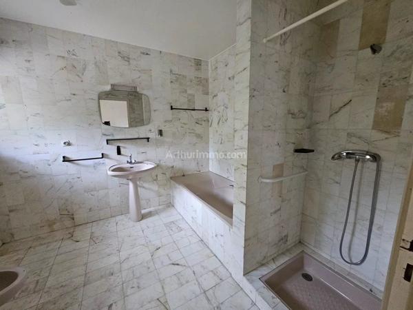 Vente                                                      Villa
                        
                     7 pièces                      200 m2                     à Draguignan