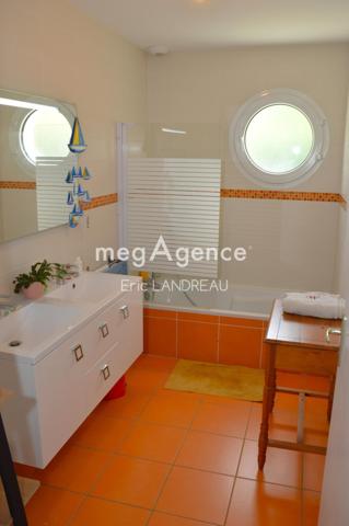 Maison à LES SABLES-D'OLONNE, 85340 - 6 pièces 140m²