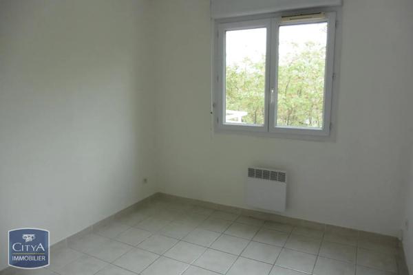 Appartement à louer 3 pièces 55.1m² Nîmes (30900)