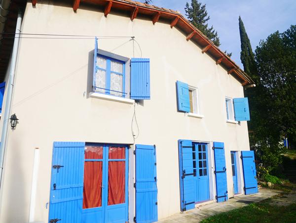 Maison Aix En Provence 96 m2 sur parcelle de terrain de 2393m2