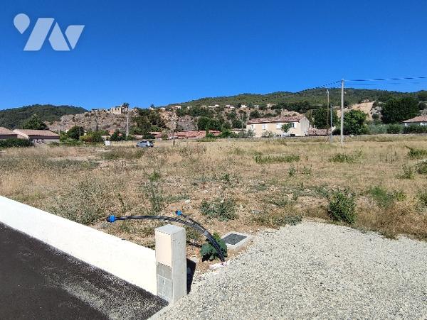 Terrain constructible 892 m²