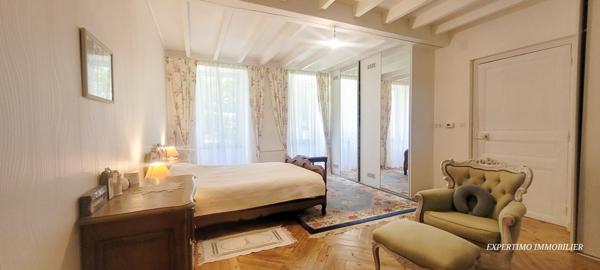 Archiac (17520) MAISON DE VILLE 201 m² AVEC JARDIN PRIVATIF