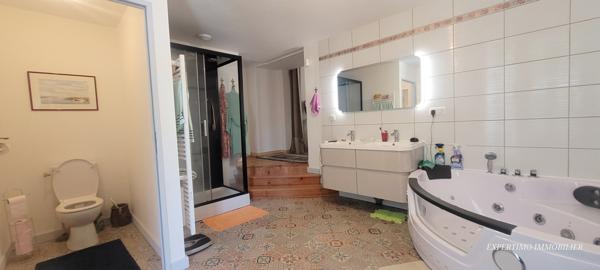 Archiac (17520) MAISON DE VILLE 201 m² AVEC JARDIN PRIVATIF