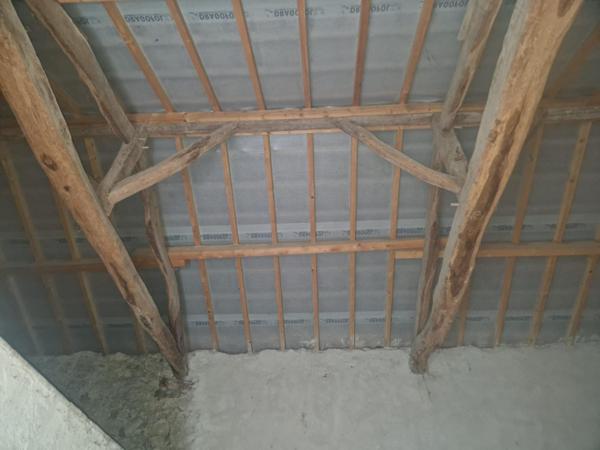 Très belle propriété, granges, terrain muré