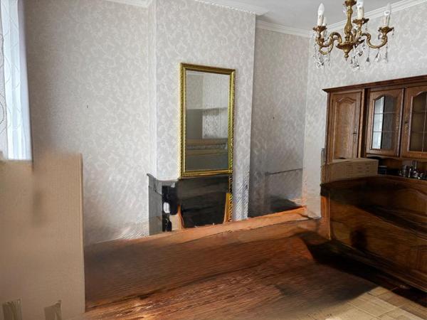 58 m2 Appartement 3 pièces + cuisine plein centre DPE D