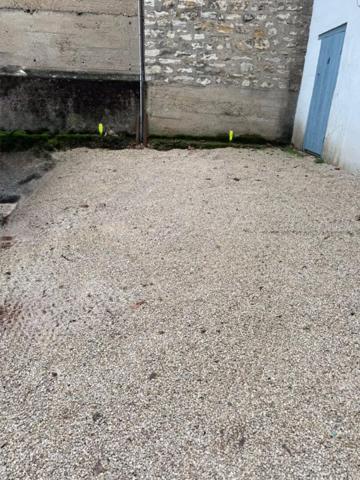 58 m2 Appartement 3 pièces + cuisine plein centre DPE D