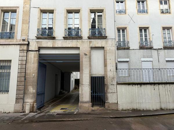 58 m2 Appartement 3 pièces + cuisine plein centre DPE D