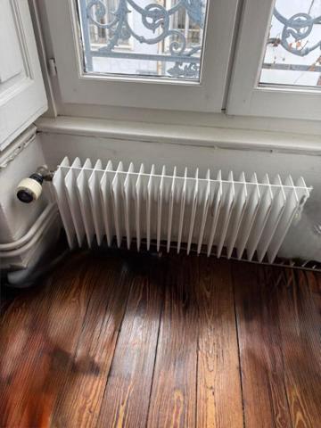 58 m2 Appartement 3 pièces + cuisine plein centre DPE D