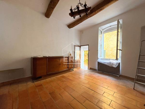 A VENDRE 84360 LAURIS MAISON DE VILLAGE TYPE 5 PIECES D'ENVIRON 138M² AVEC CAVES ET TERRASSE