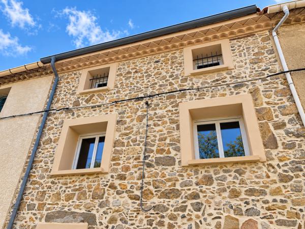 Maison de village 4 pièces à louer Névian - 11200 / Réf: 01-2948