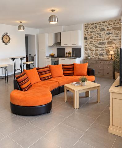Maison de village 4 pièces à louer Névian - 11200 / Réf: 01-2948
