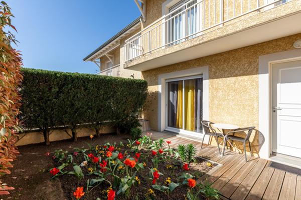 Maison mitoyenne impeccable sans aucun travaux