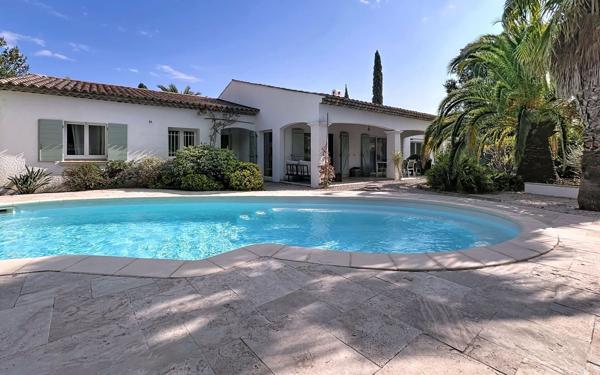 Maison à vendre    5 pièces •  Fréjus