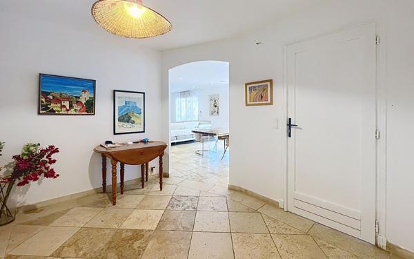 Maison à vendre    5 pièces •  Fréjus