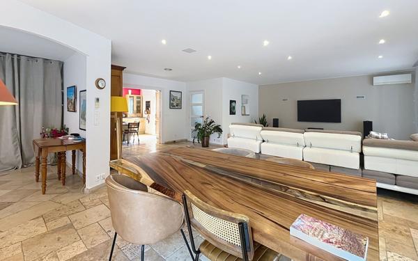 Maison à vendre    5 pièces •  Fréjus