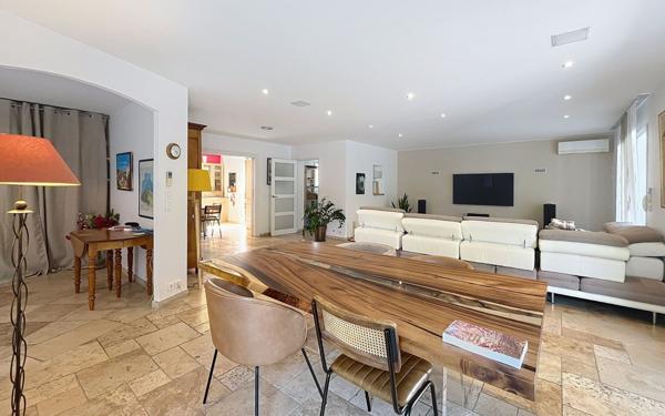 Maison à vendre    5 pièces •  Fréjus