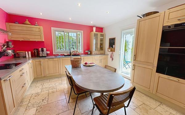 Maison à vendre    5 pièces •  Fréjus