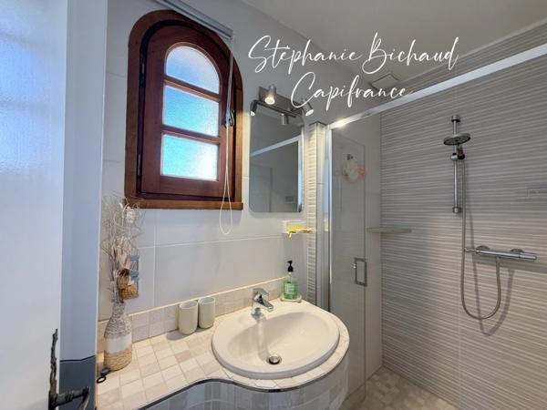 Maison à vendre 5 pièces THEZE (04) 1465 m² TERRAIN PISCINE