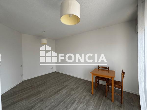 Location Studio 28.07 m² - Agen 47000
