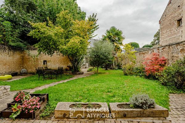 Demeure bourgeoise et maisonnette à quelques pas du coeur de ville