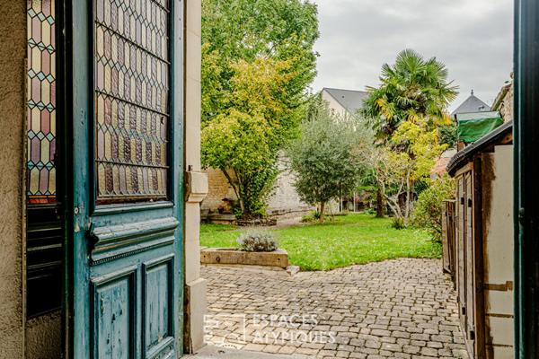 Demeure bourgeoise et maisonnette à quelques pas du coeur de ville