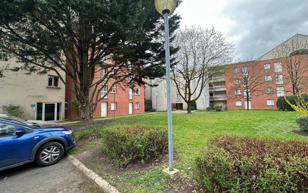 Appartement à vendre    3 pièces • 66 m2 Corbeil-Essonnes