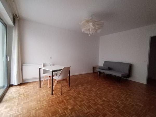 STUDIO MEUBLE - RUE DUHESME PARIS 18EME