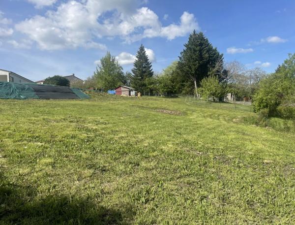 Terrain à vendre de 1 500,00 m² - CUSSET (03)