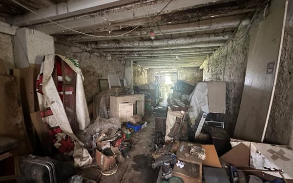 Maison à vendre    1 pièce •  Saubrigues