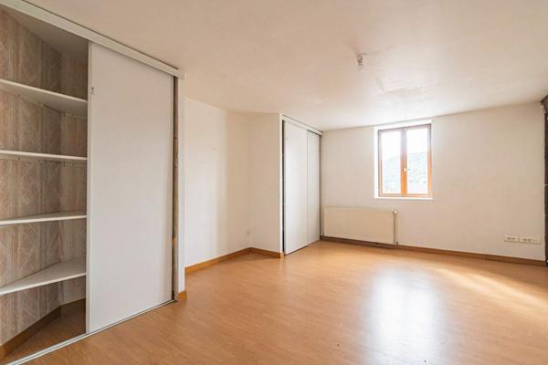 Appartement à vendre    4 pièces • 180 m2 Nouzonville