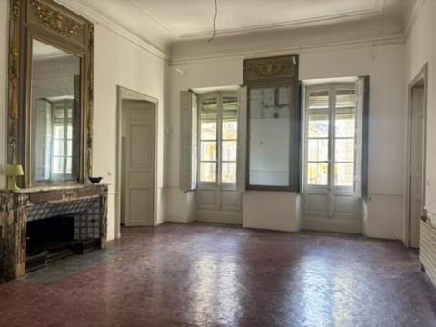 Avignon (84000) Avingon Intra-Muros, Appartement d'exception 204 m2 au premier étage d'un Hôtel Particuler