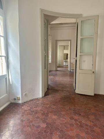 Avignon (84000) Avingon Intra-Muros, Appartement d'exception 204 m2 au premier étage d'un Hôtel Particuler