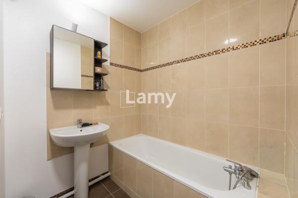 Appartement f3 + parking