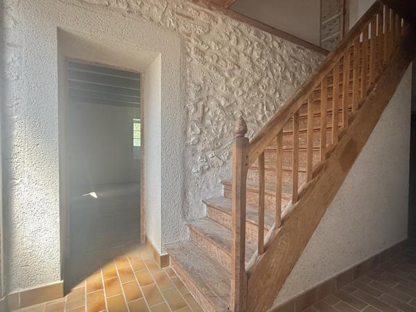 Montaigu-de-Quercy (82150) TARN ET GARONNE MONTAIGU DE QUERCY Maison en pierre au village avec 2 chambres, dépendants et 4033m2 de te