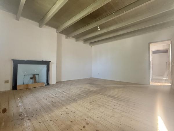 Montaigu-de-Quercy (82150) TARN ET GARONNE MONTAIGU DE QUERCY Maison en pierre au village avec 2 chambres, dépendants et 4033m2 de te