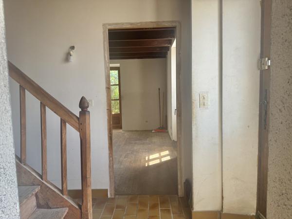 Montaigu-de-Quercy (82150) TARN ET GARONNE MONTAIGU DE QUERCY Maison en pierre au village avec 2 chambres, dépendants et 4033m2 de te