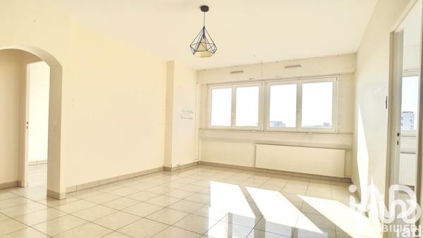 Location appartement 3 pièces 69 m² Courbevoie