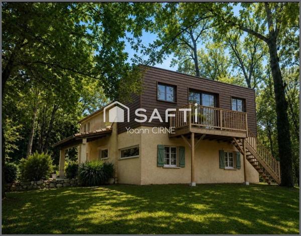 Villa individuelle T5 144 m2 avec grand jardin et piscine