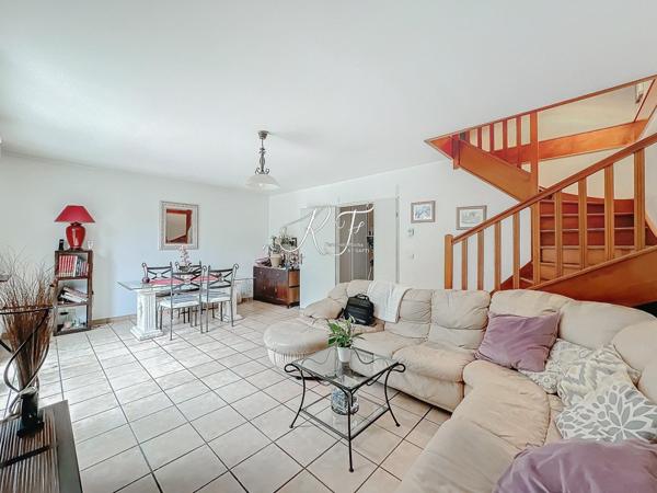 MAISON FAMILIALE PROCHE DE TOUTES COMMODITÉS