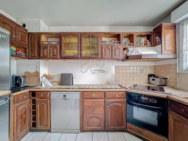 MAISON FAMILIALE PROCHE DE TOUTES COMMODITÉS