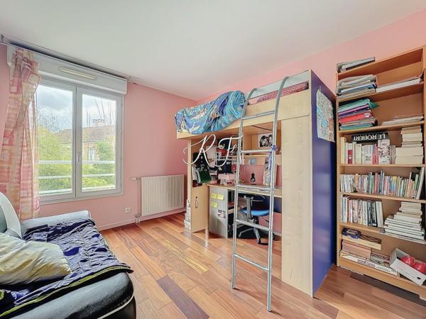 MAISON FAMILIALE PROCHE DE TOUTES COMMODITÉS