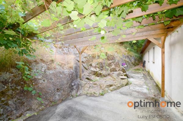 Belle maison Sous-Sol avec garages seulement 3 minutes de Confolens