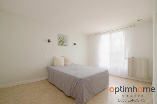 Belle maison Sous-Sol avec garages seulement 3 minutes de Confolens