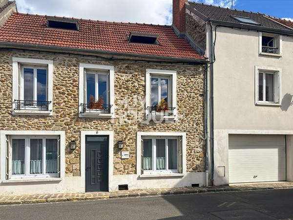 CHAUMES EN BRIE : maison 9 pièces à vendre