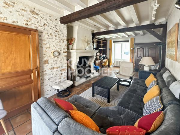 CHAUMES EN BRIE : maison 9 pièces à vendre