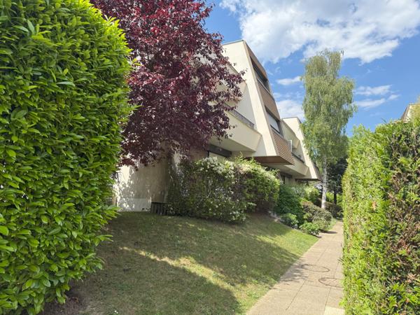 Villennes-sur-Seine (78670) Appartement 4 pièces- 83m² - 2 terrasses - Parking - Cave -
