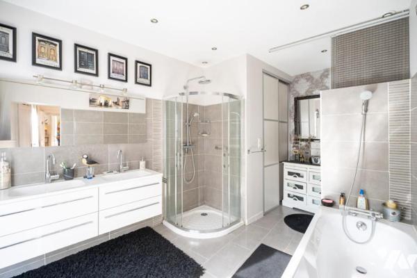 SAINTE-RADEGONDE – Propriété de charme à l’abri des regards